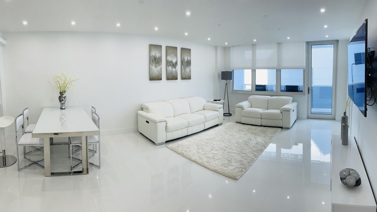 Photo of Livingroom in Hollywood South Central Beach