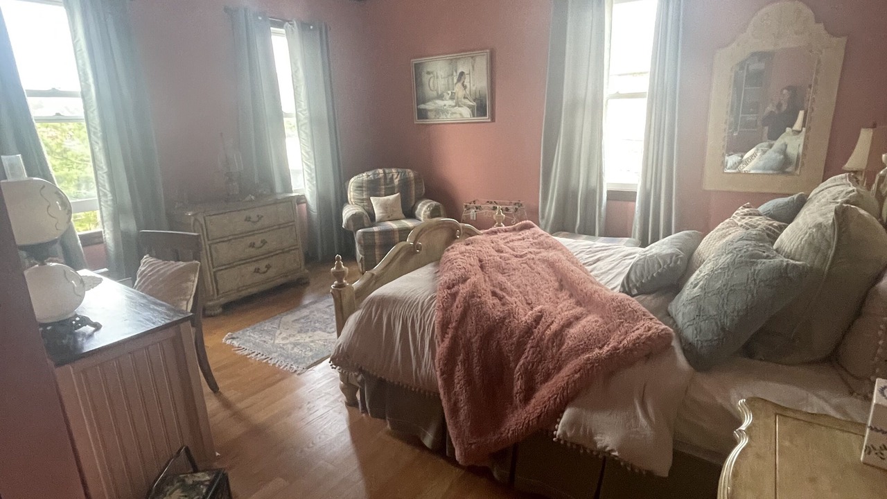 Photo of Bedroom in Admiral Estates