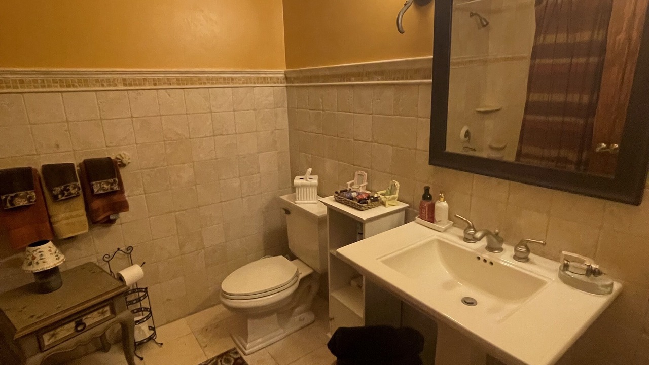 Photo of Bathroom in Admiral Estates