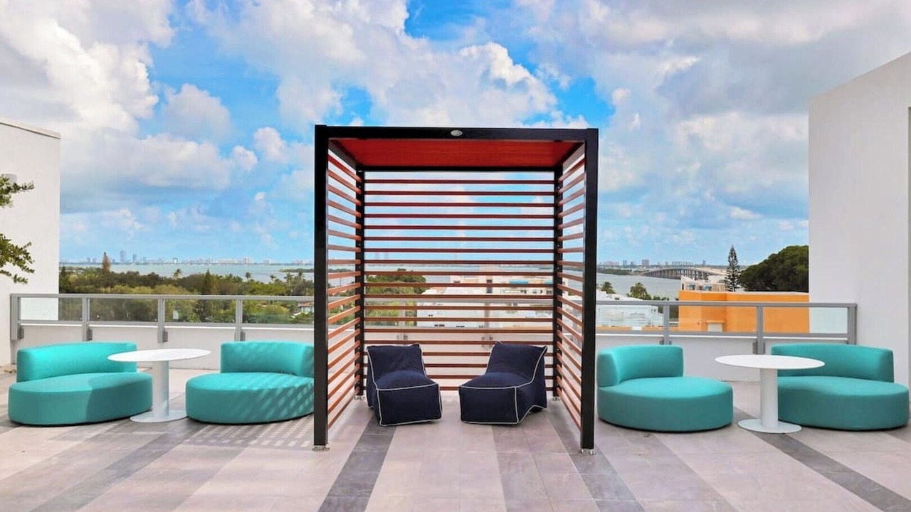 Photo of Patio Balcony in Northeast Miami