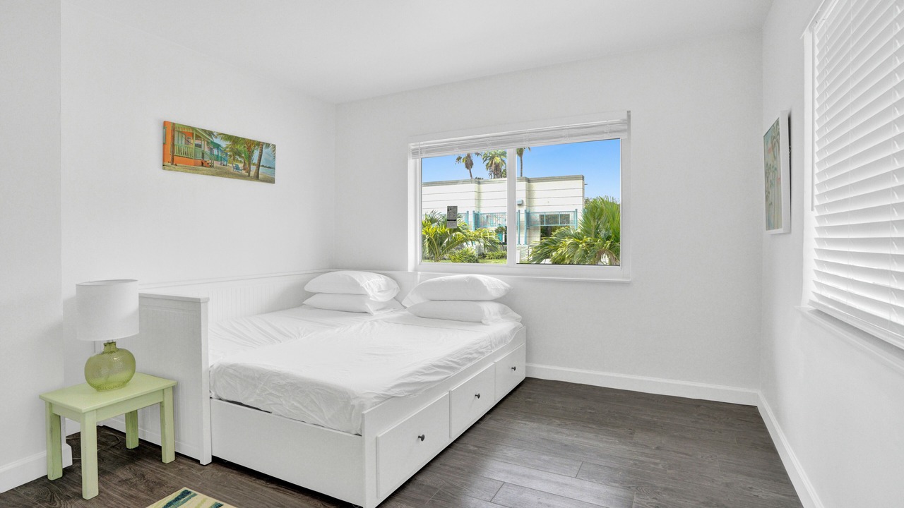 Photo of Bedroom in Deerfield Beach