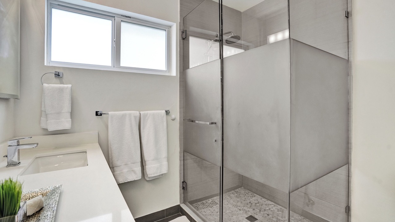 Photo of Bathroom in Coral Way