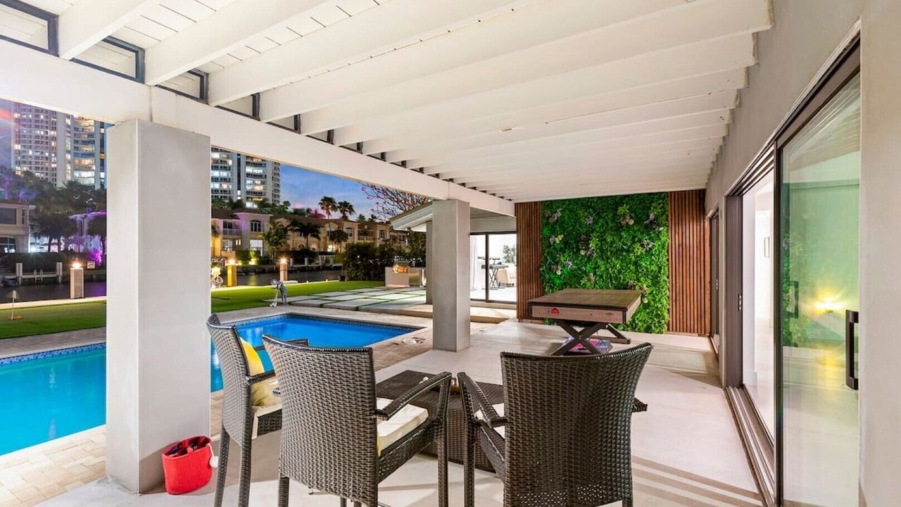 Photo of Outdoor in Hollywood South Central Beach