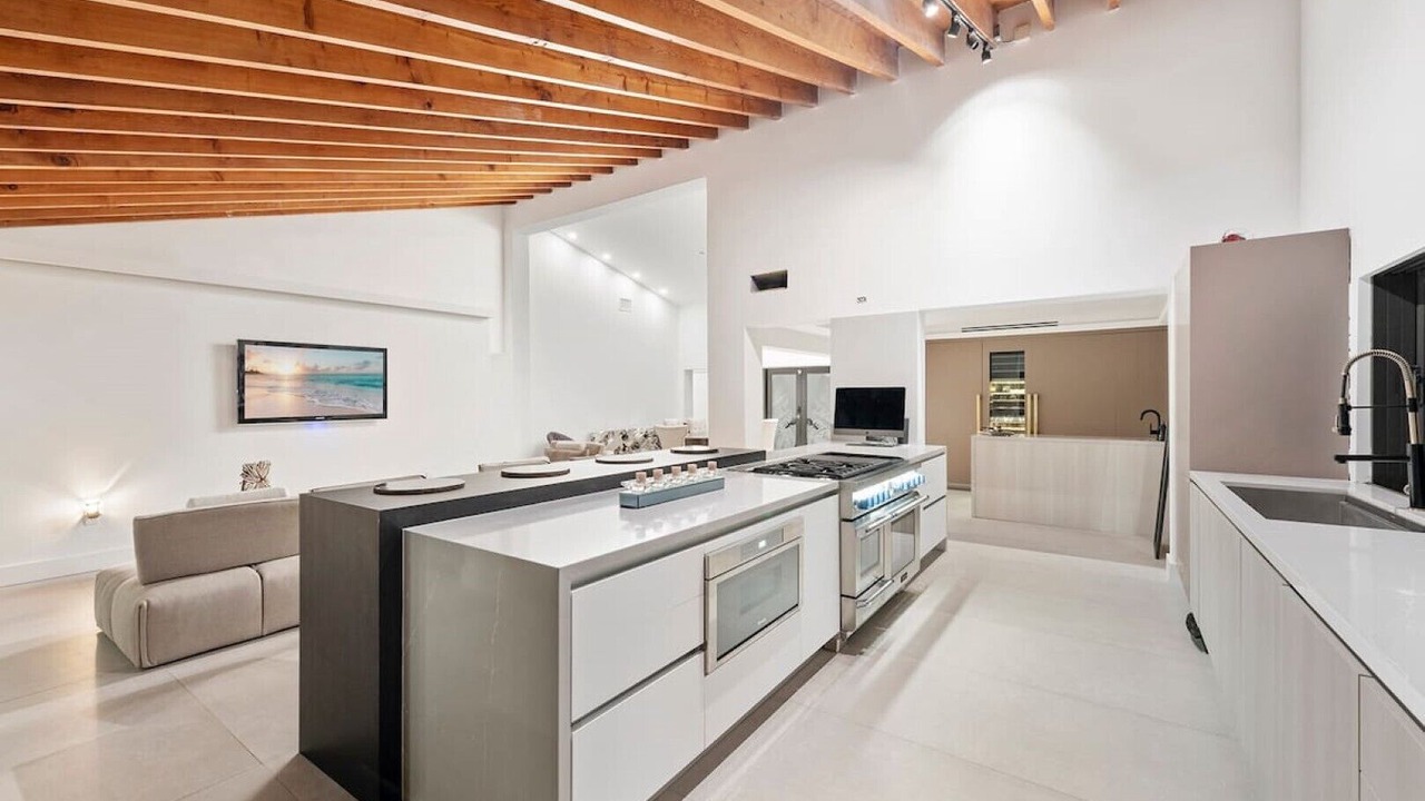 Photo of Kitchen in Hollywood South Central Beach