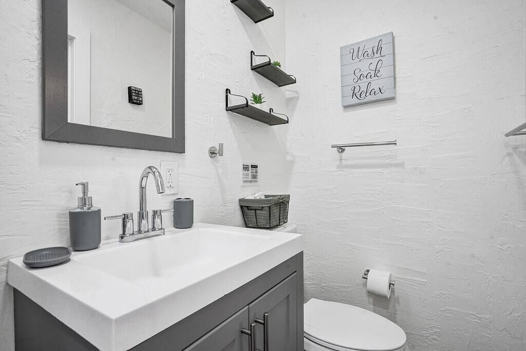 Photo of Bathroom in Central Fort Lauderdale