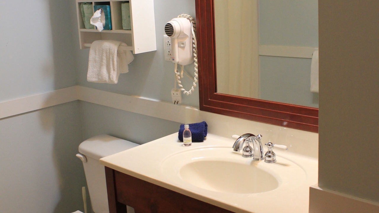 Photo of Bathroom in Edray