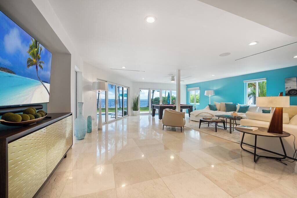Photo of Livingroom in North Bay Village