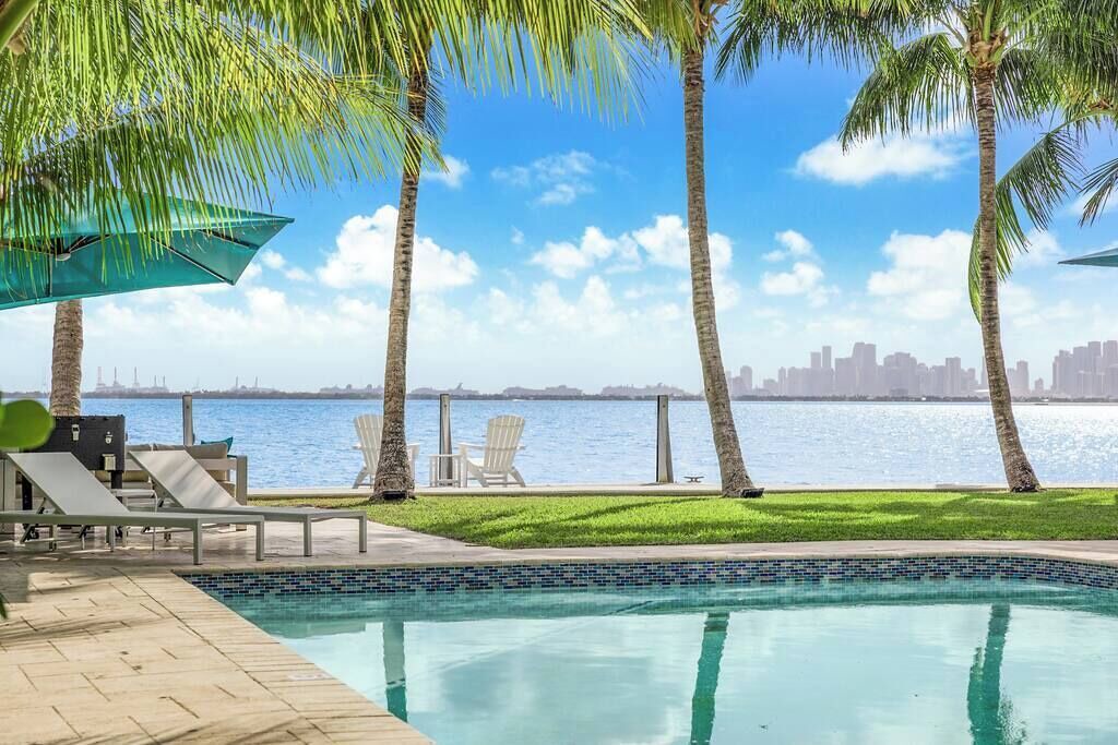Photo of Outdoor in North Bay Village