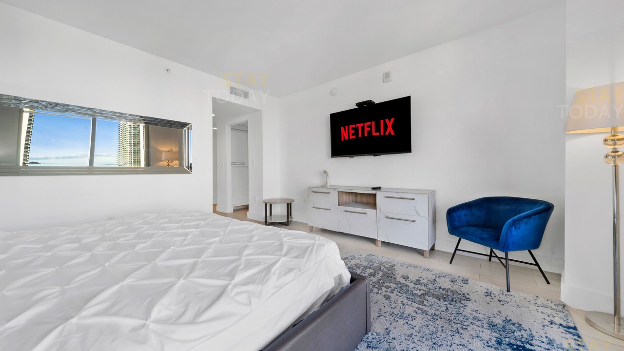 Photo of Bedroom in Hallandale Beach