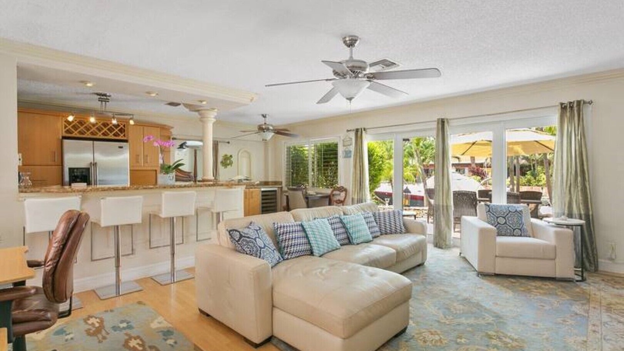 Photo of Livingroom in Pompano Isles