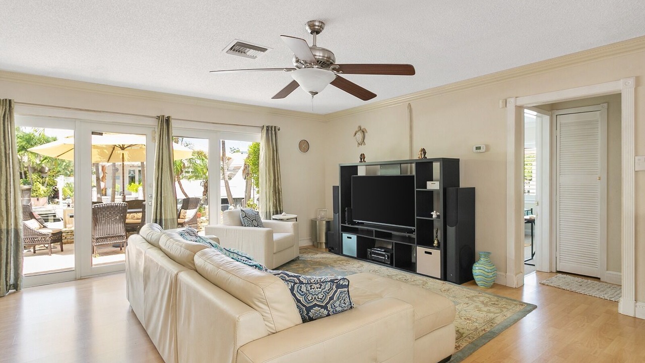 Photo of Livingroom in Pompano Isles