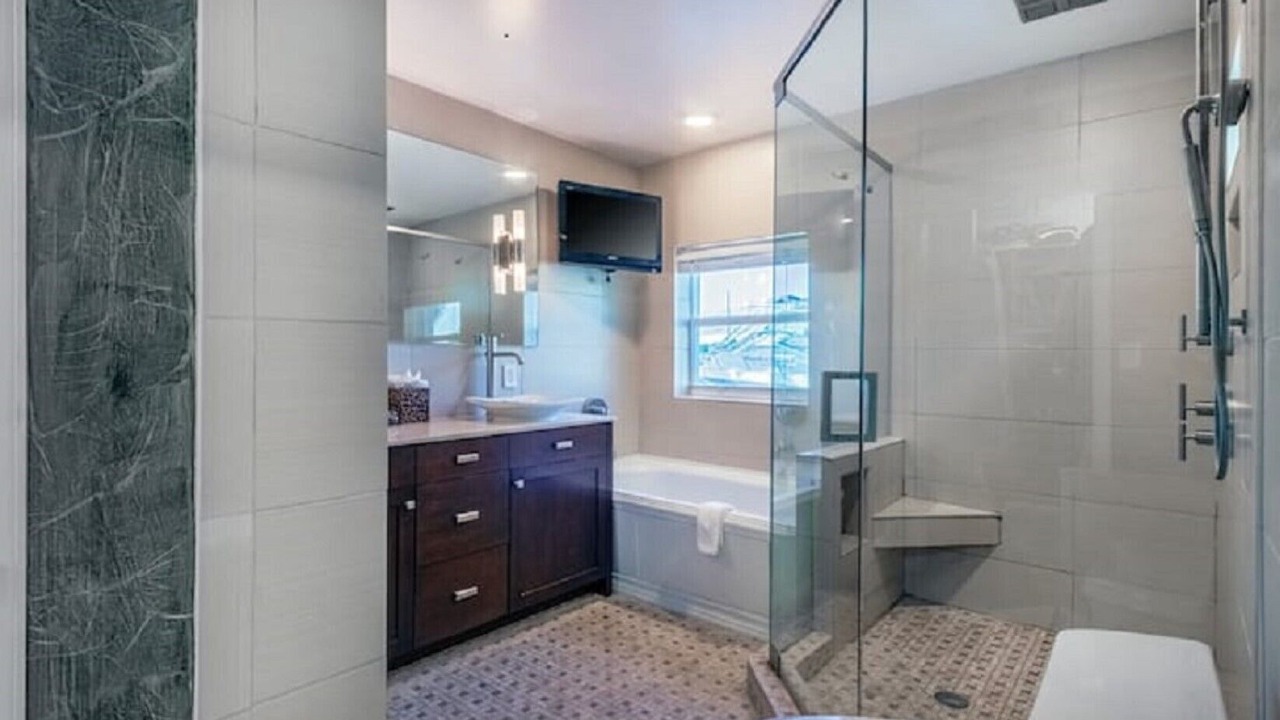 Photo of Bathroom in Pompano Isles