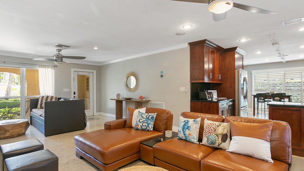 Photo of Livingroom in Pompano Isles