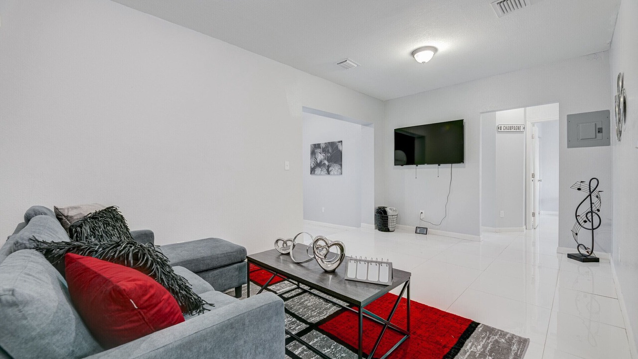 Photo of Livingroom in West Little River