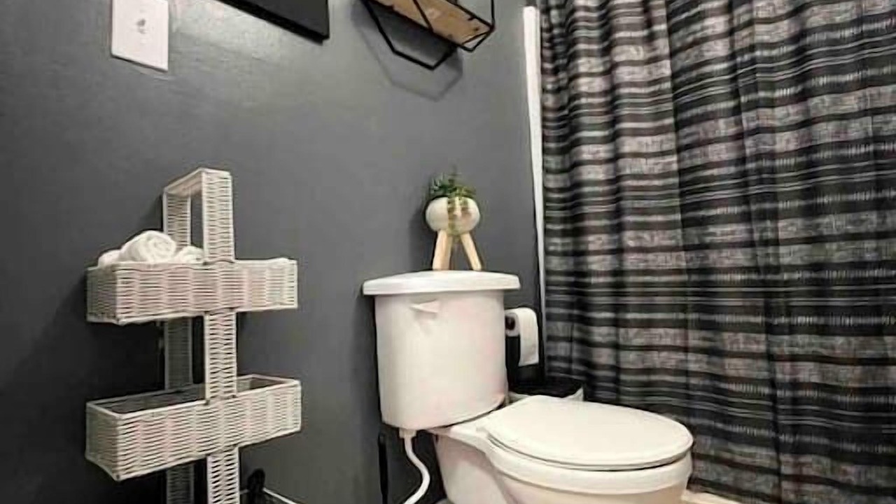 Photo of Bathroom in Little Haiti