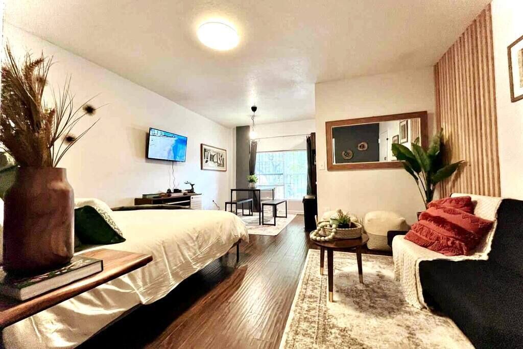 Photo of Bedroom in Little Haiti