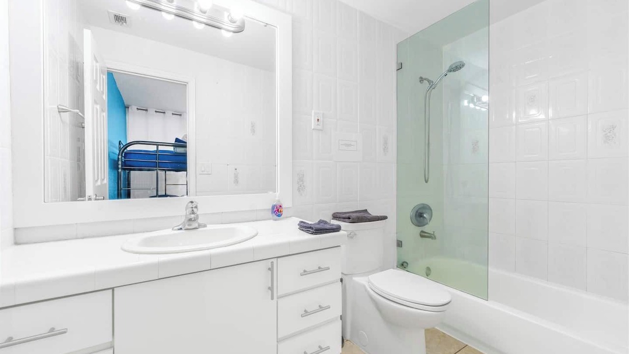 Photo of Bathroom in Allapattah