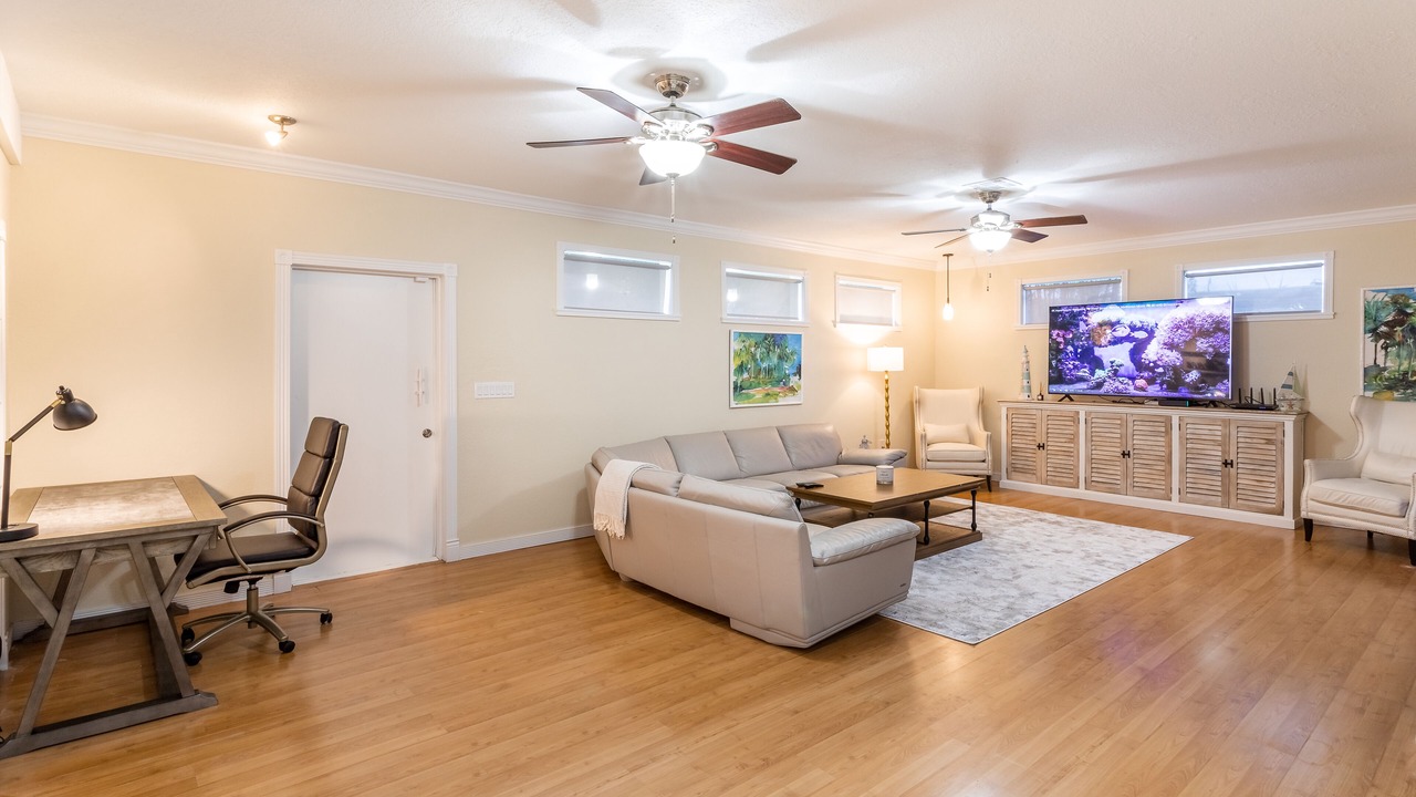 Photo of Livingroom in Jog Road