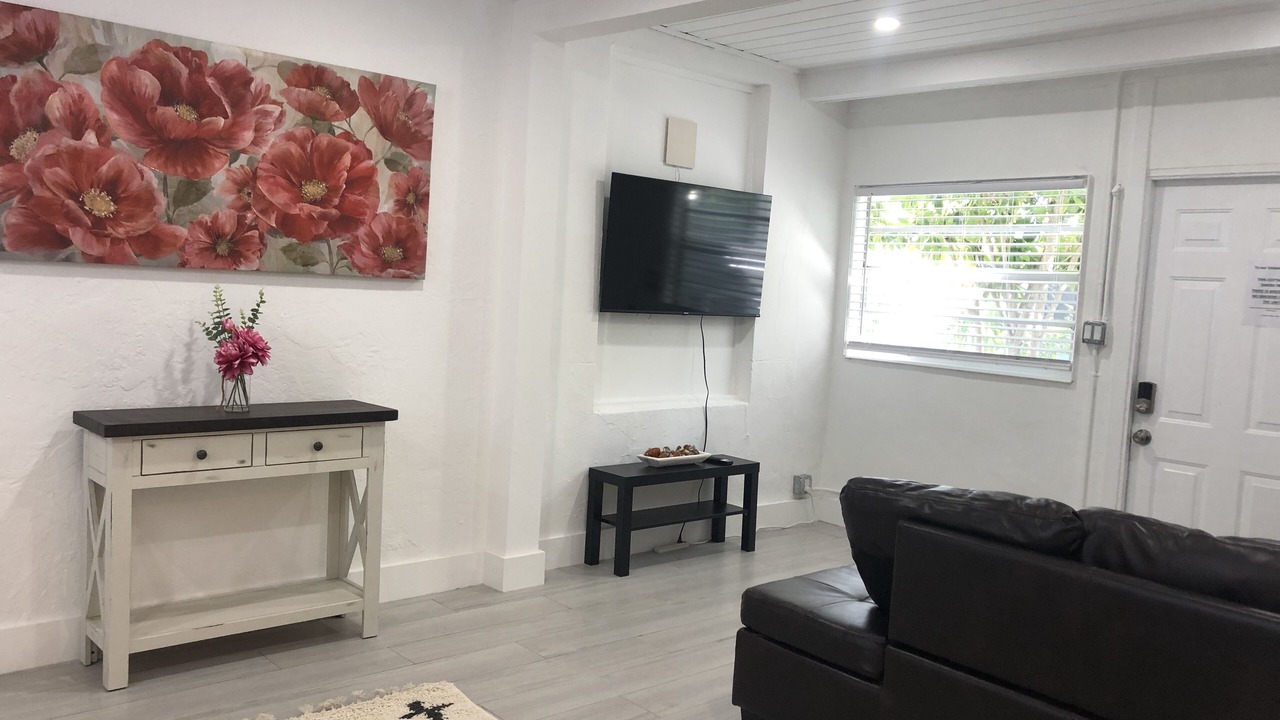 Photo of Livingroom in Pineapple Grove Arts District
