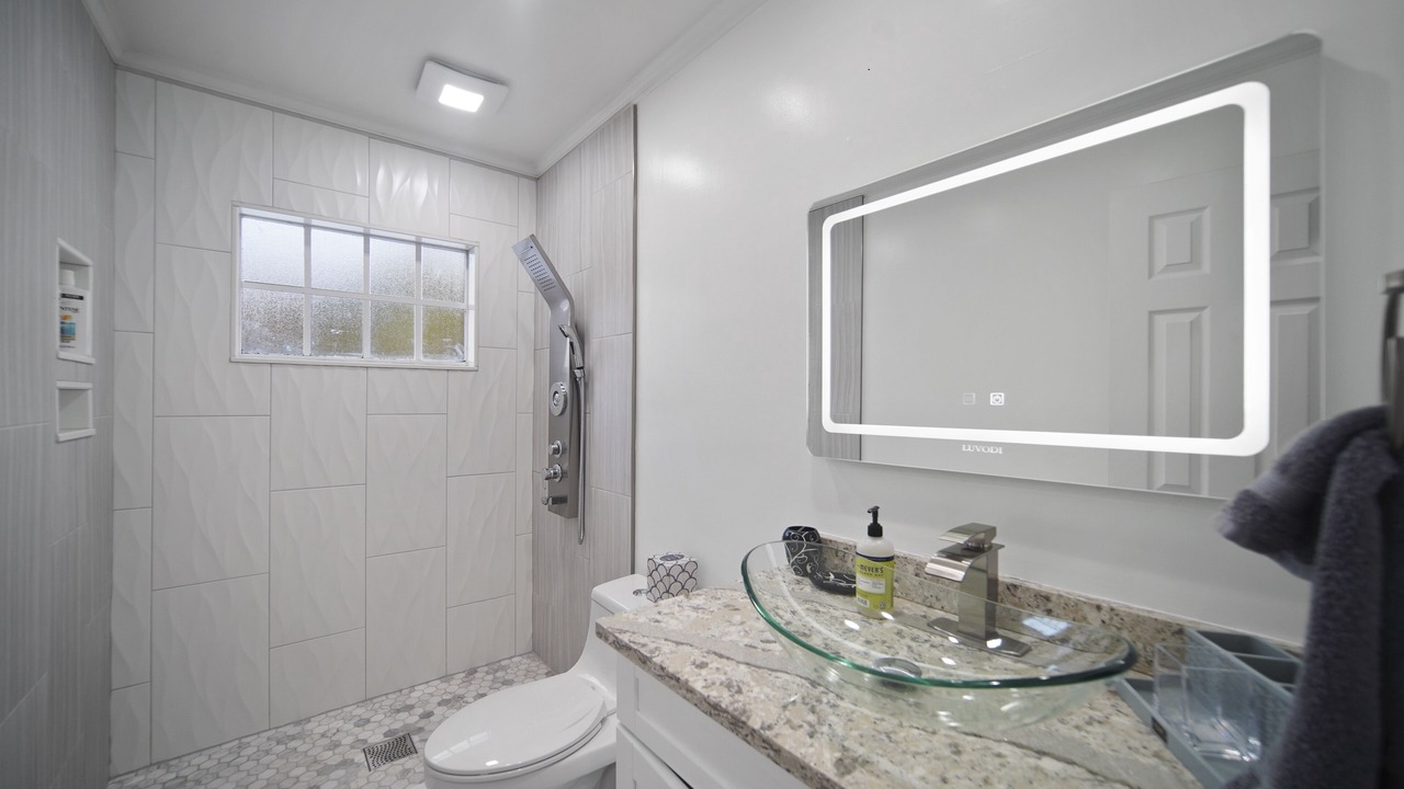 Photo of Bathroom in Sandalfoot Cove