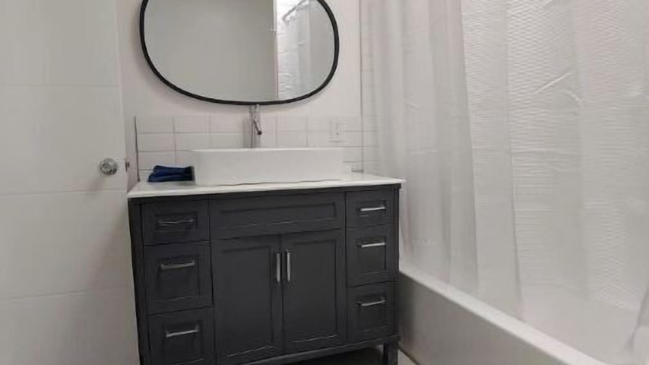 Photo of Bathroom in Downtown Los Angeles