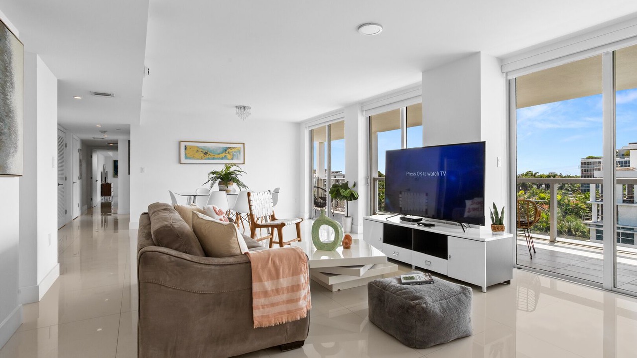 Photo of Livingroom in Bay Harbor Islands