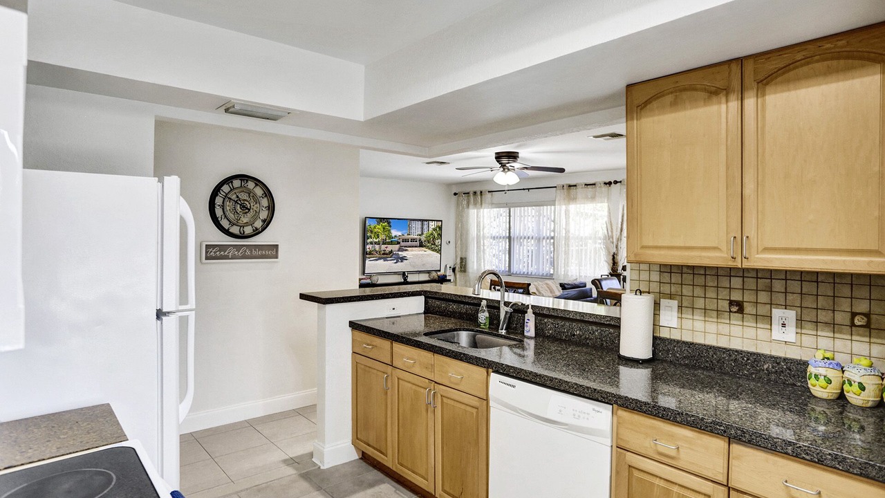Photo of Kitchen in Hollywood South Central Beach