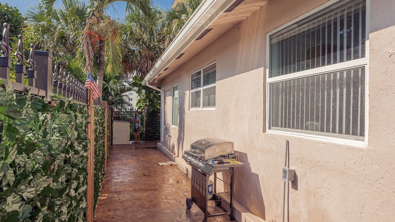 Photo of Patio Balcony in Hollywood South Central Beach
