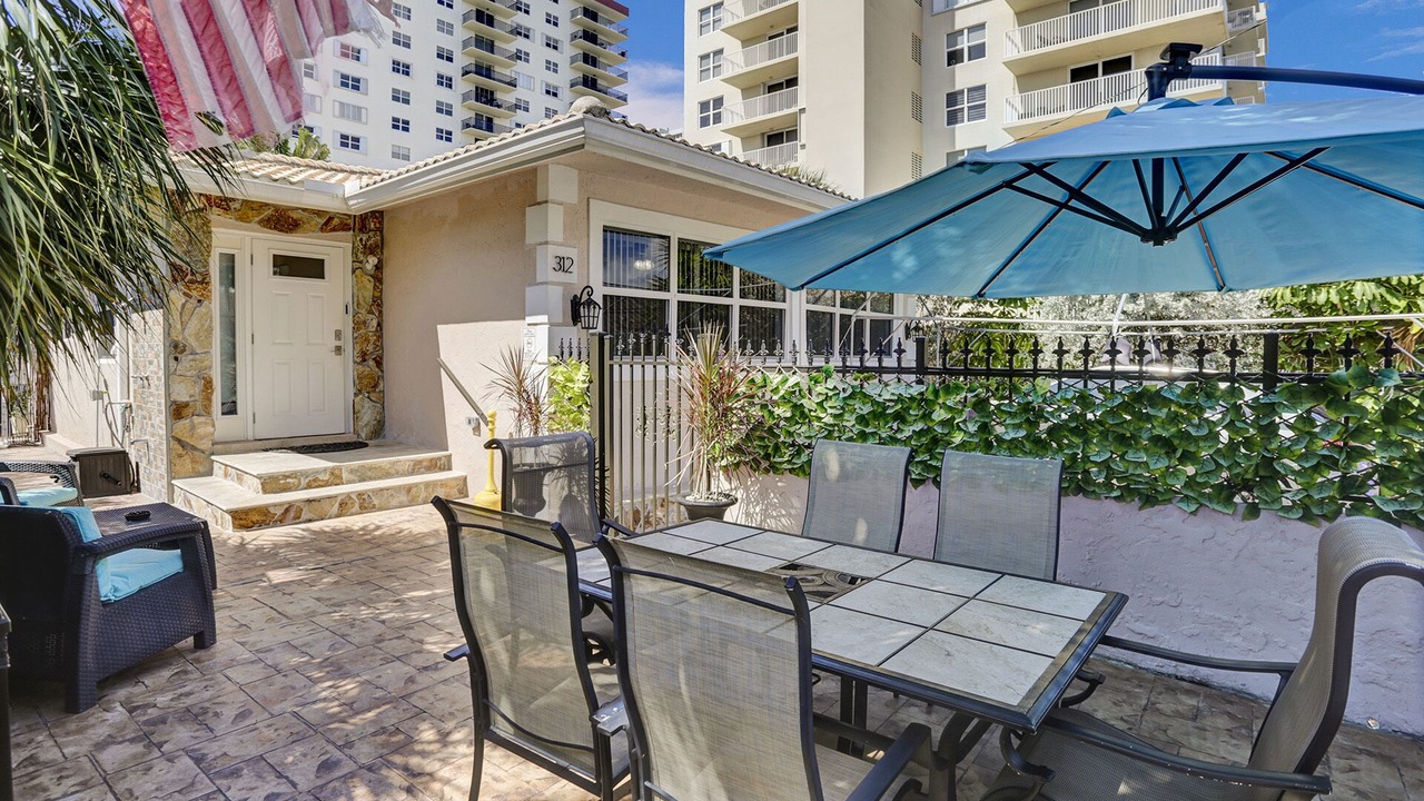 Photo of Outdoor in Hollywood South Central Beach