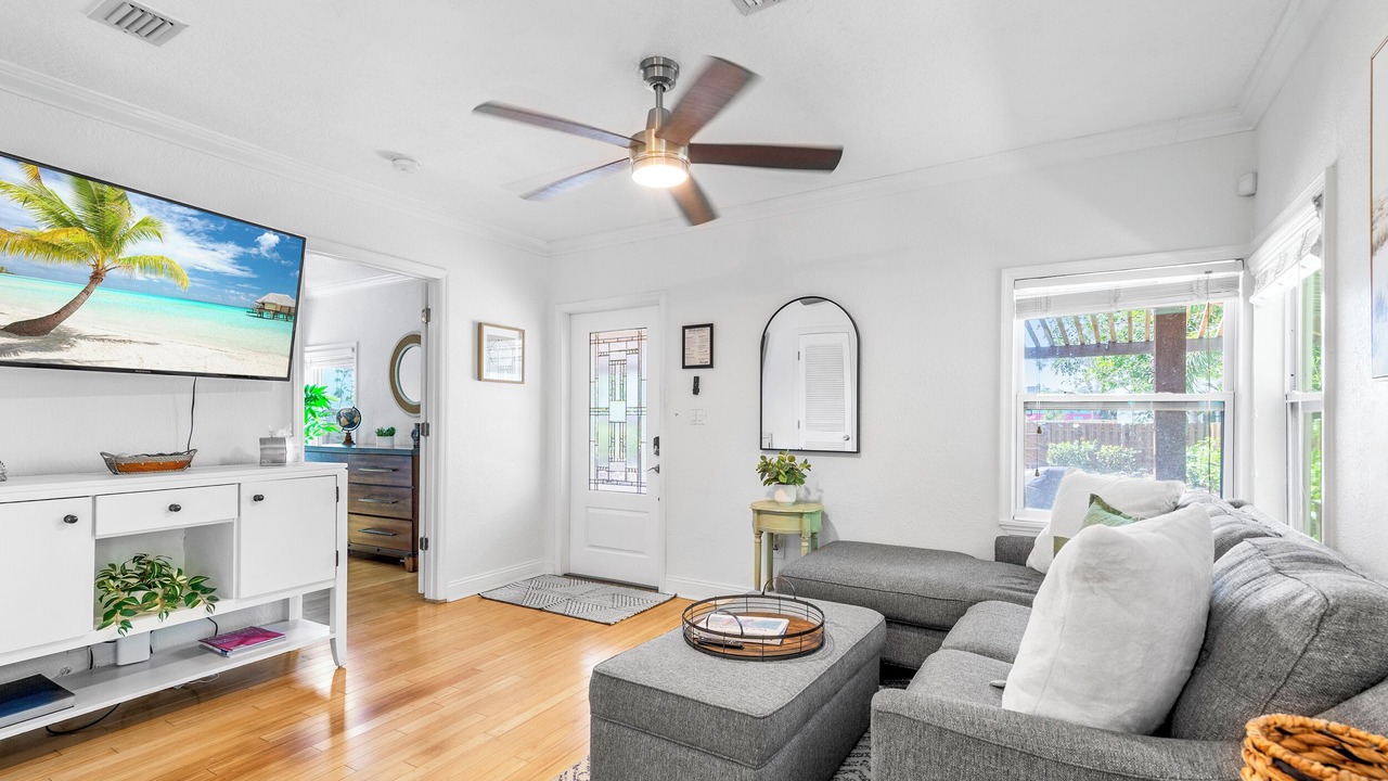 Photo of Livingroom in Wilton Manors