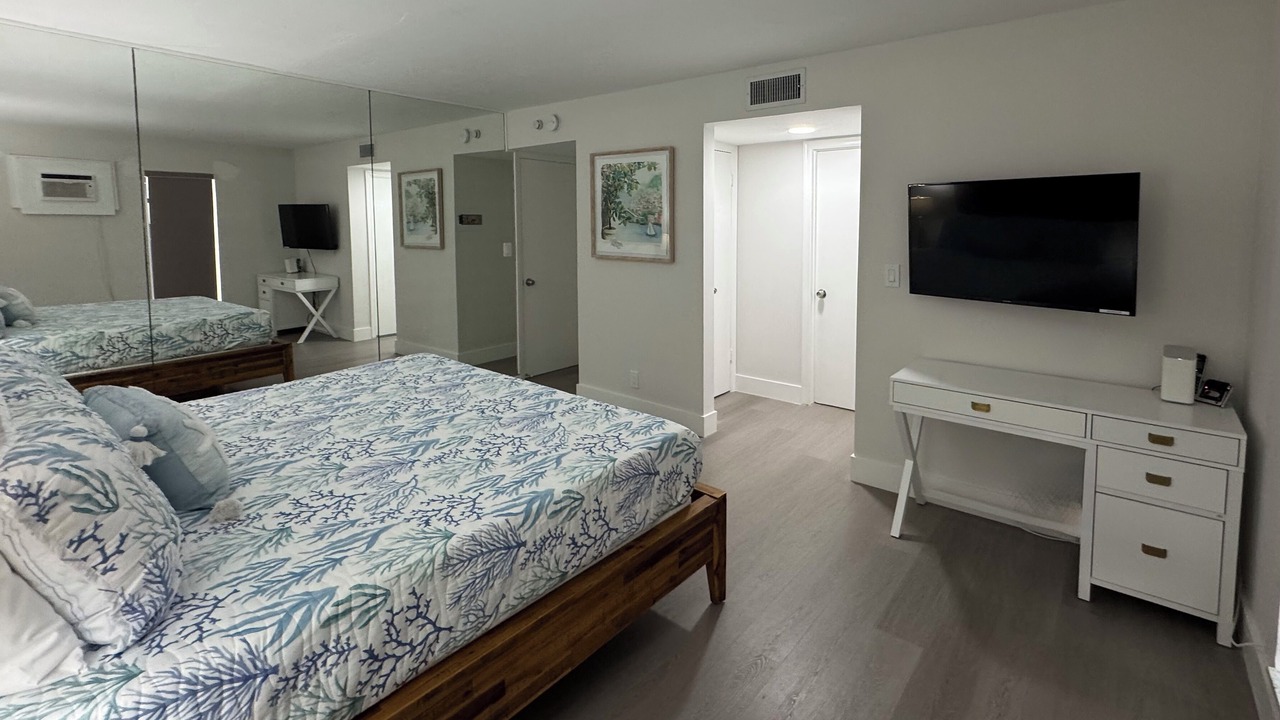 Photo of Bedroom in Hendricks and Venice Isles