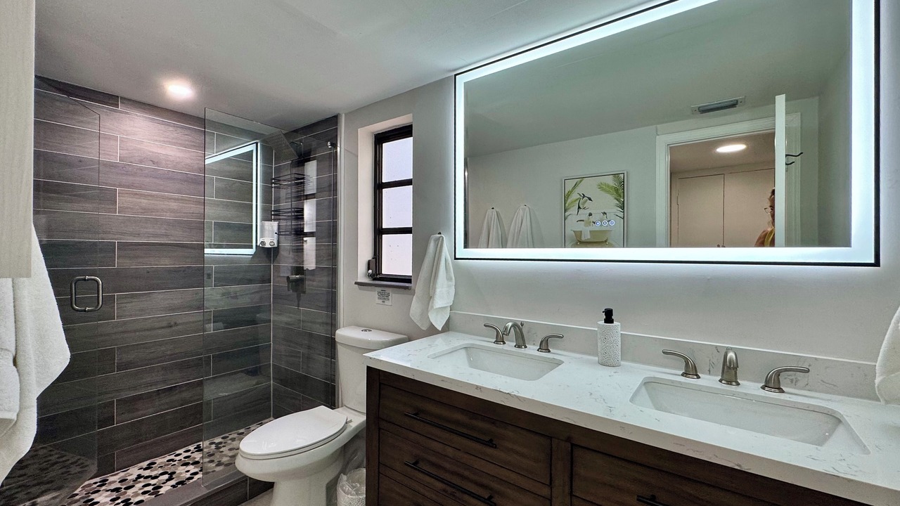 Photo of Bathroom in Hendricks and Venice Isles