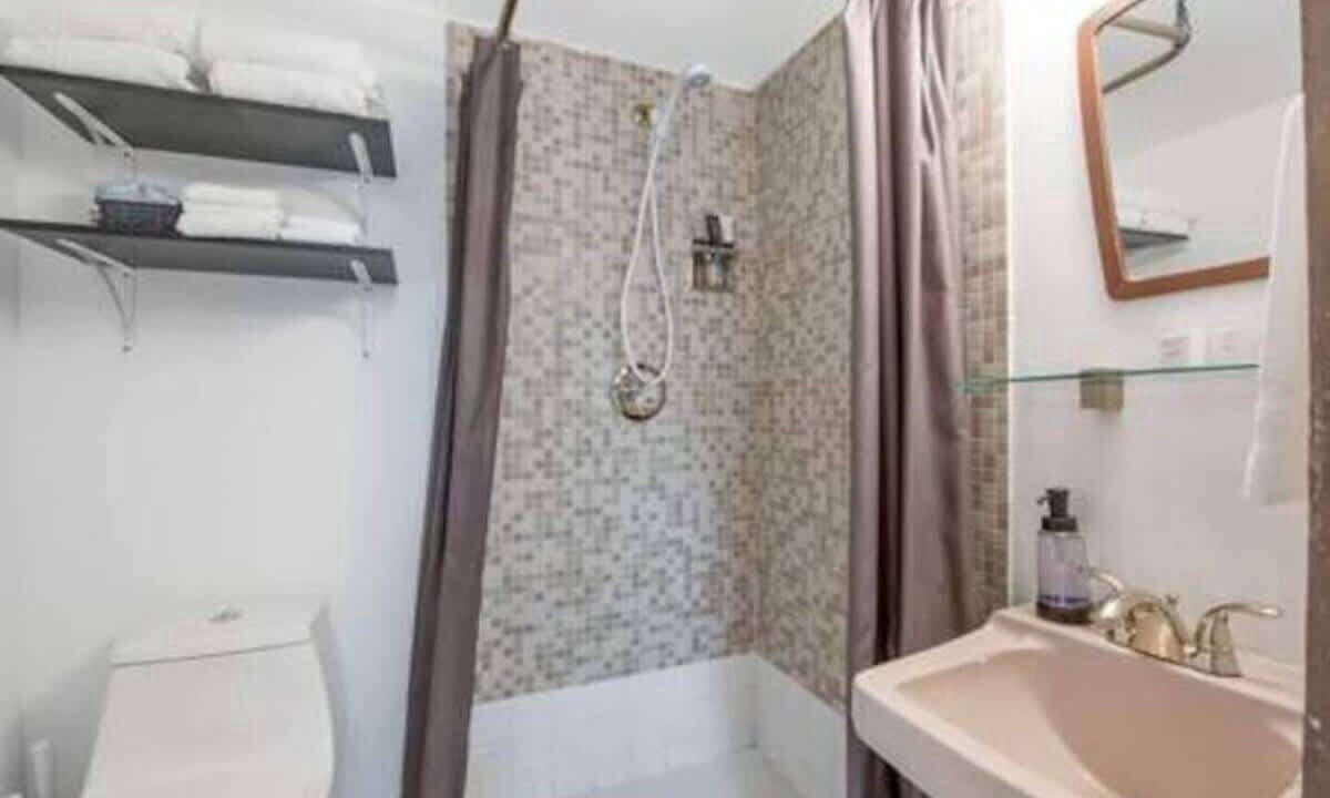 Photo of Bathroom in Colee Hammock
