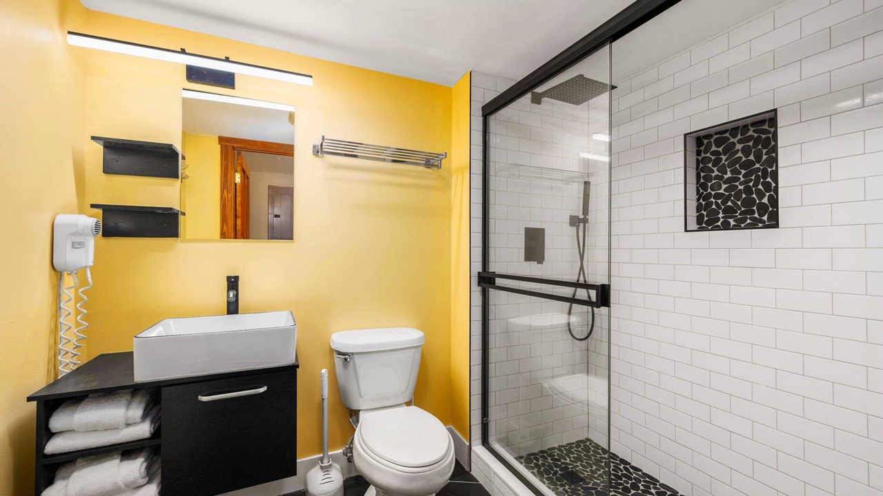 Photo of Bathroom in Edray