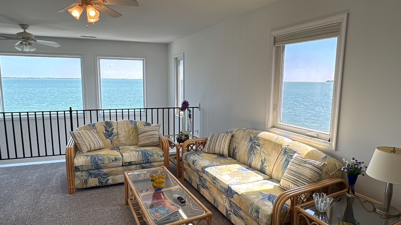Photo of Livingroom in Captain's Cove