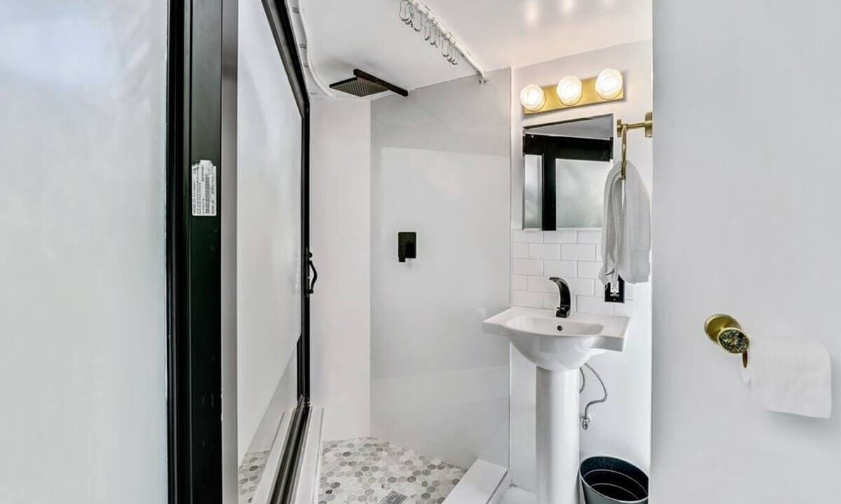 Photo of Bathroom in Colee Hammock