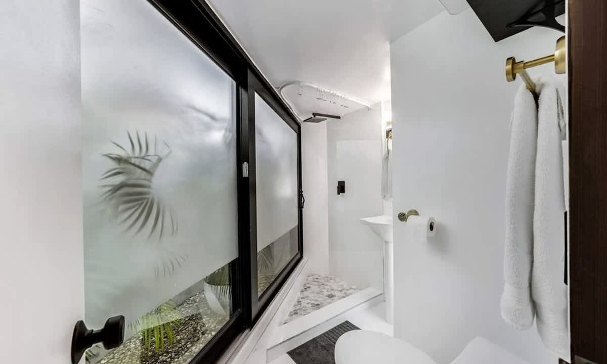 Photo of Bathroom in Colee Hammock