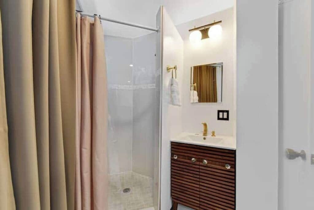 Photo of Bathroom in Colee Hammock