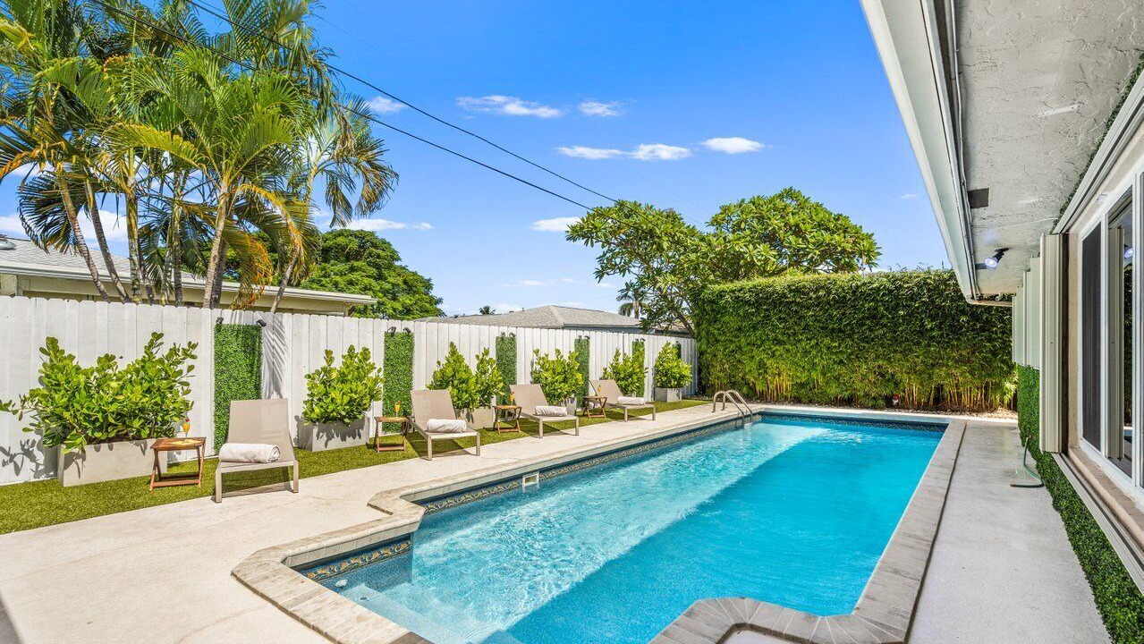 Photo of Outdoor in Tropic Palms
