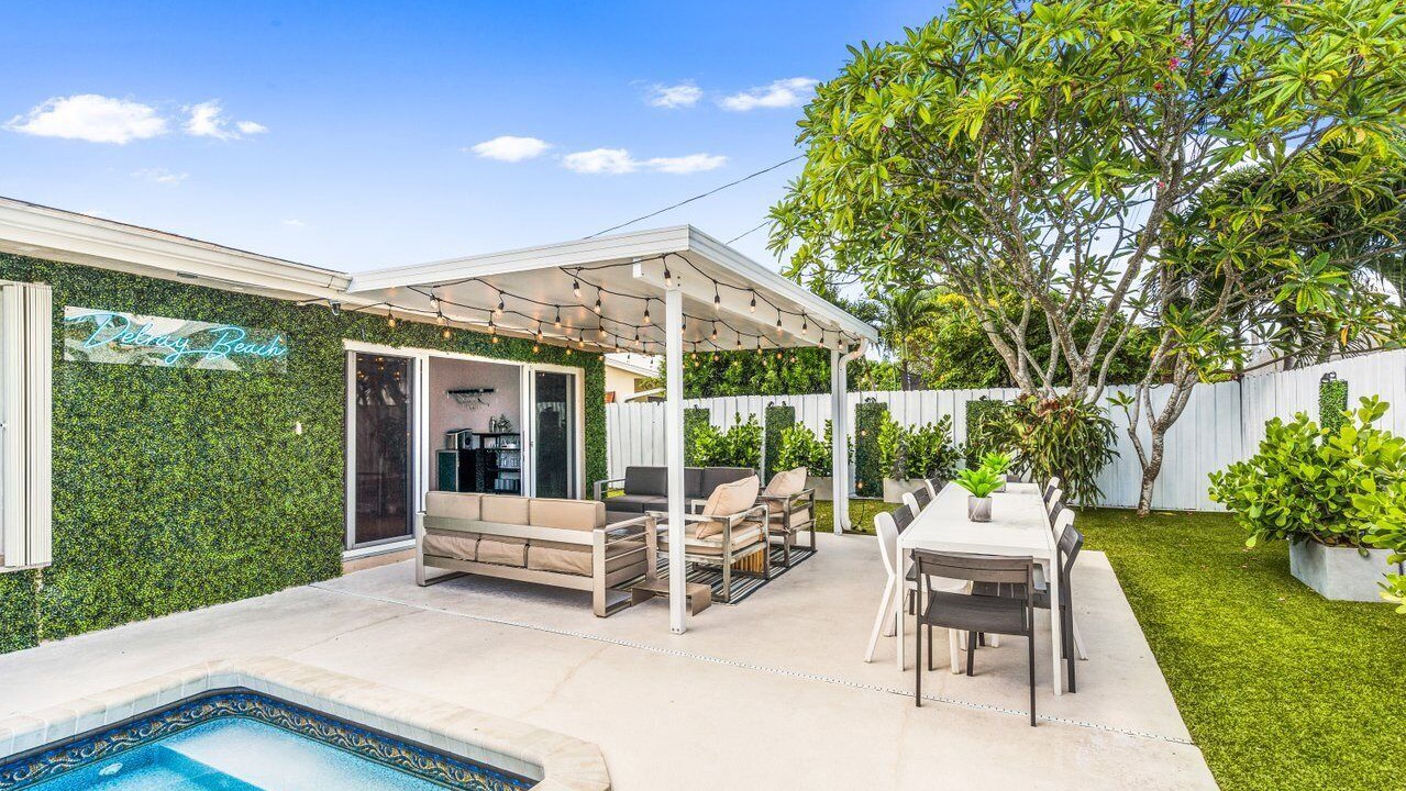 Photo of Outdoor in Tropic Palms