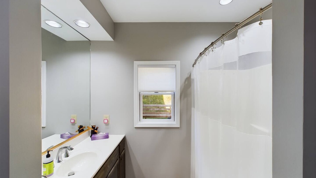 Photo of Bathroom in Edray