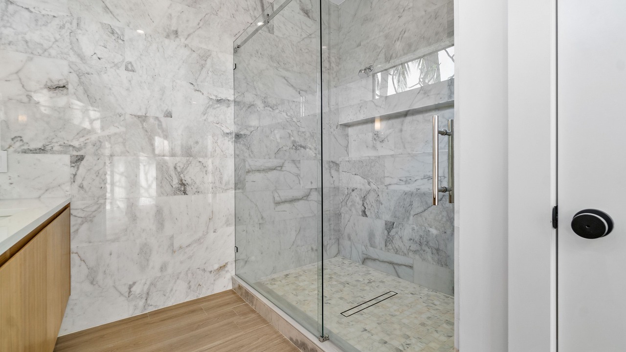Photo of Bathroom in Garden Isles