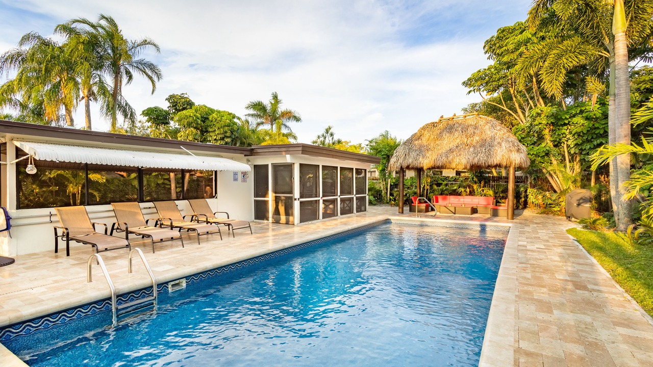 Photo of Others in Tropic Palms