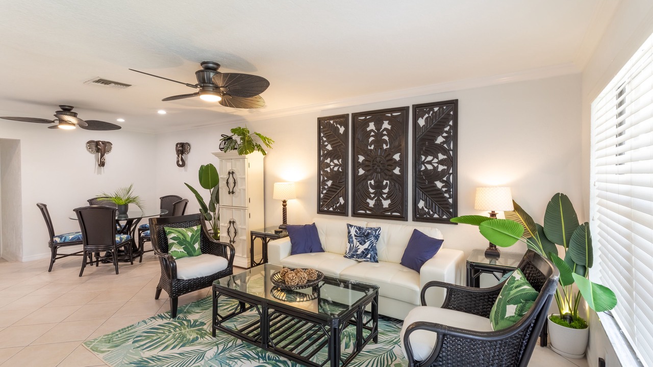 Photo of Livingroom in Tropic Palms