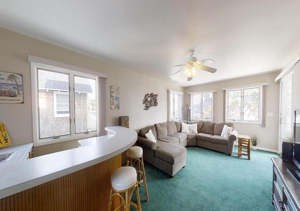 Photo of Livingroom in Ship Bottom