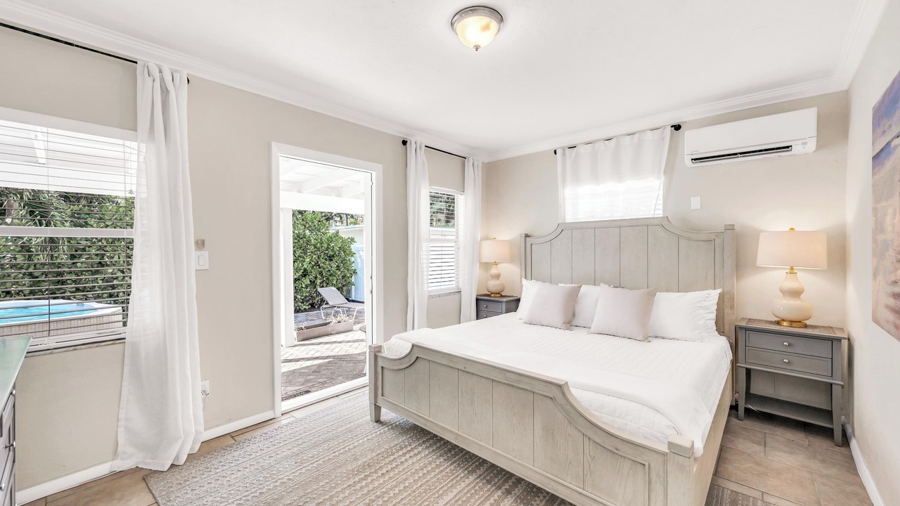 Photo of Bedroom in Lauderdale Beach