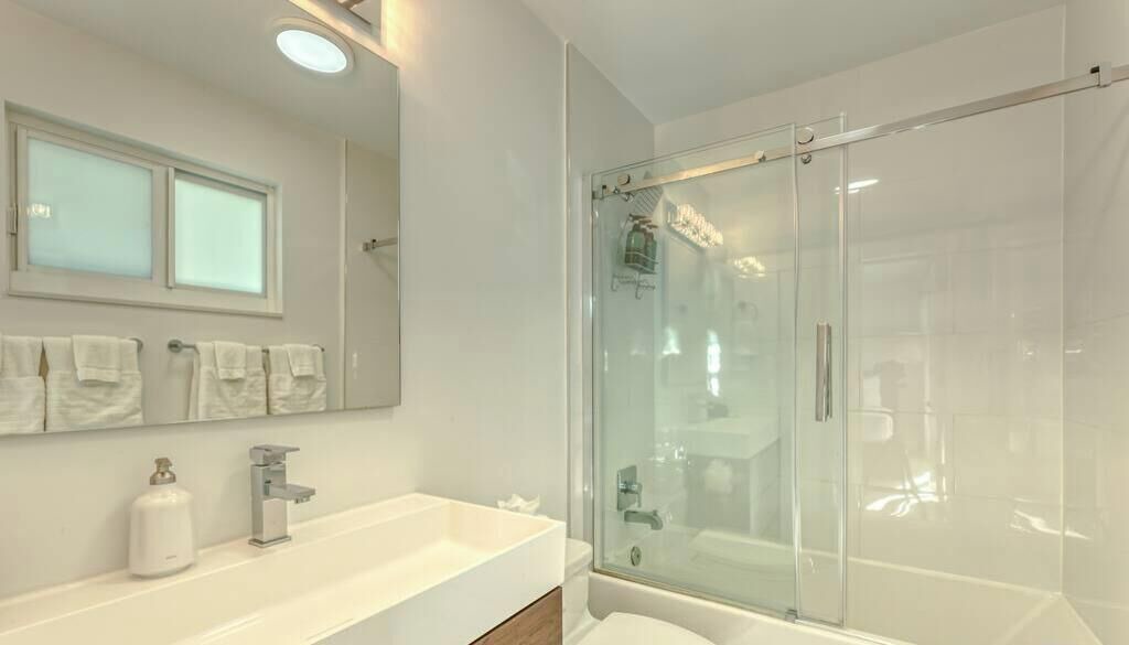 Photo of Bathroom in Harbor Beach