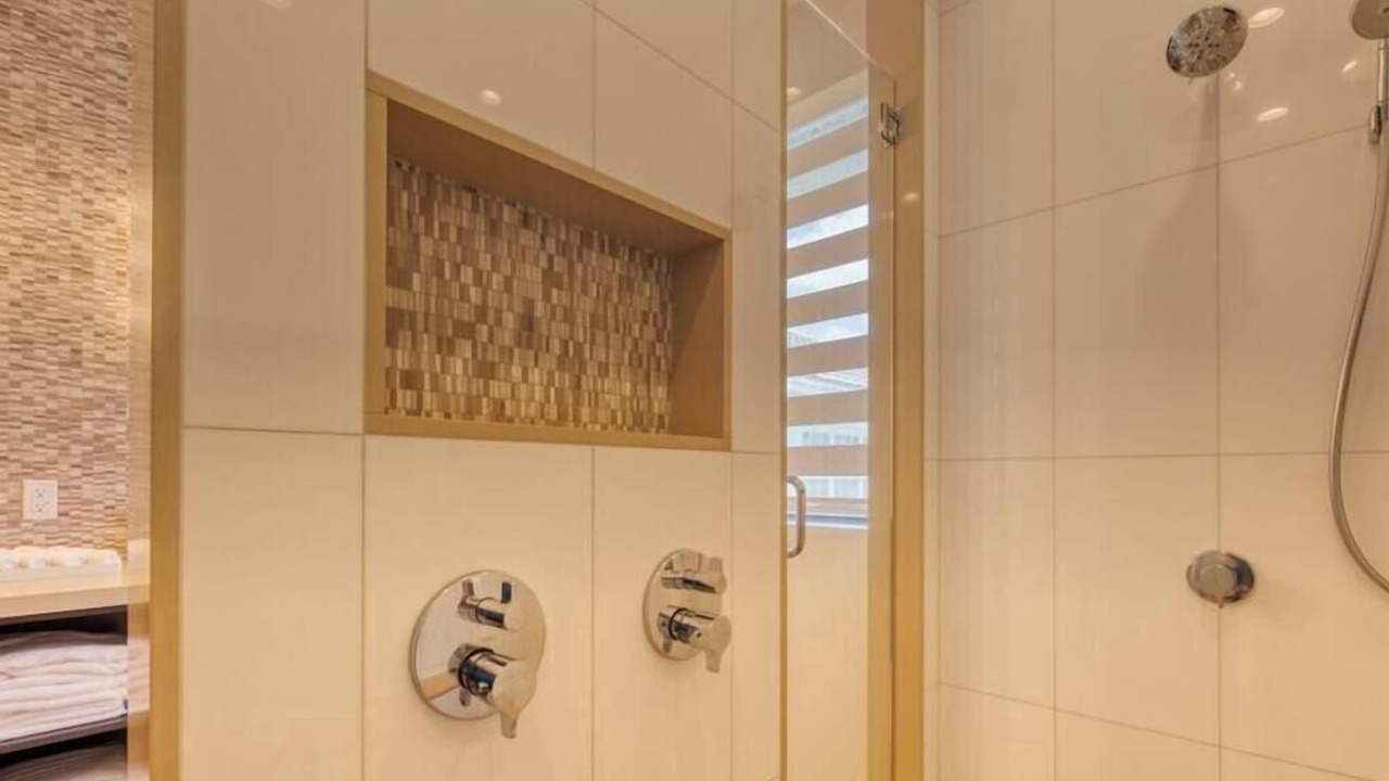 Photo of Bathroom in Victoria Park