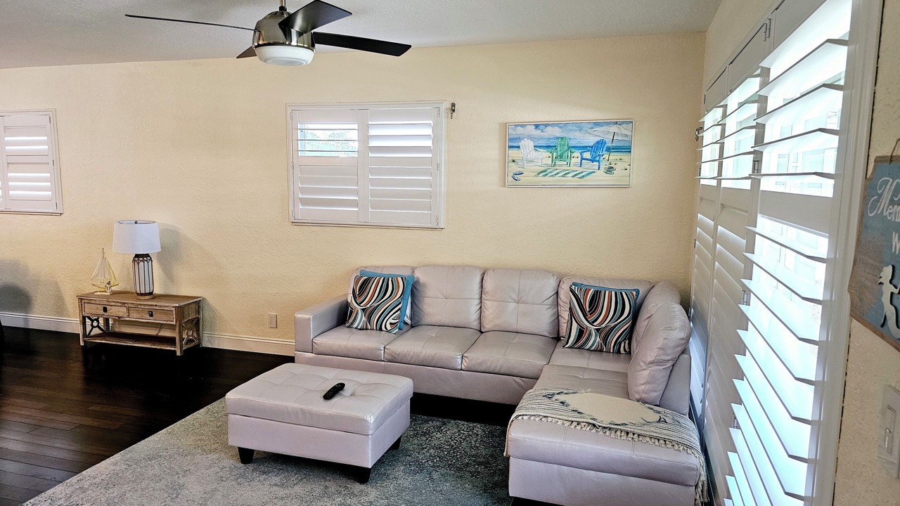Photo of Livingroom in Imperial Point