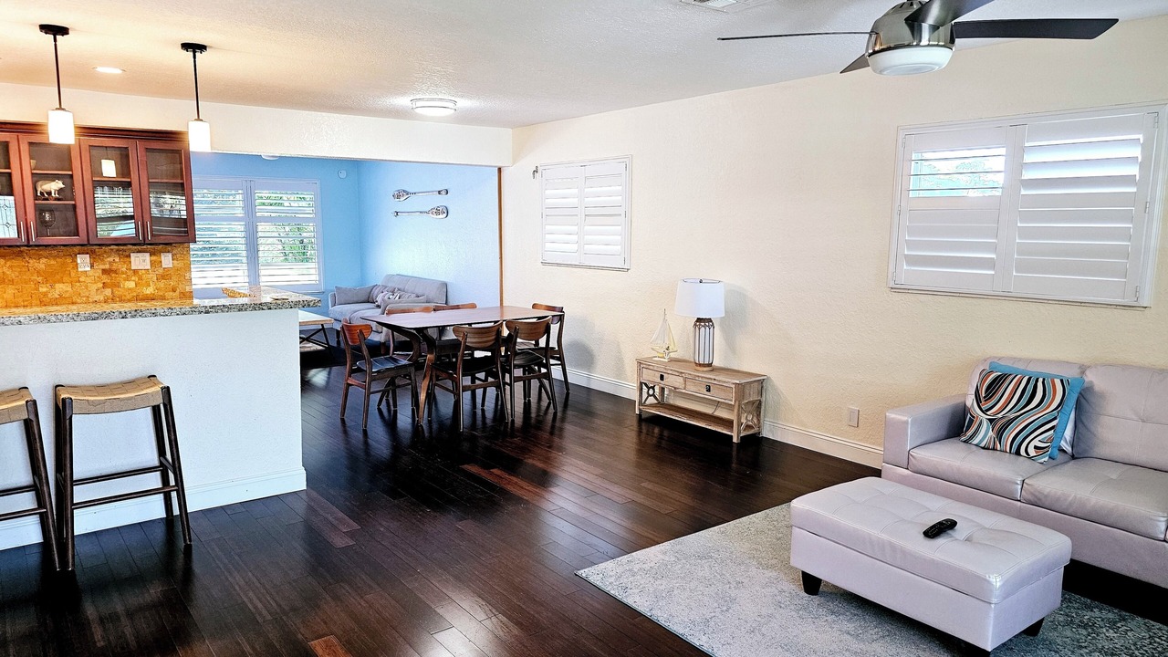 Photo of Livingroom in Imperial Point